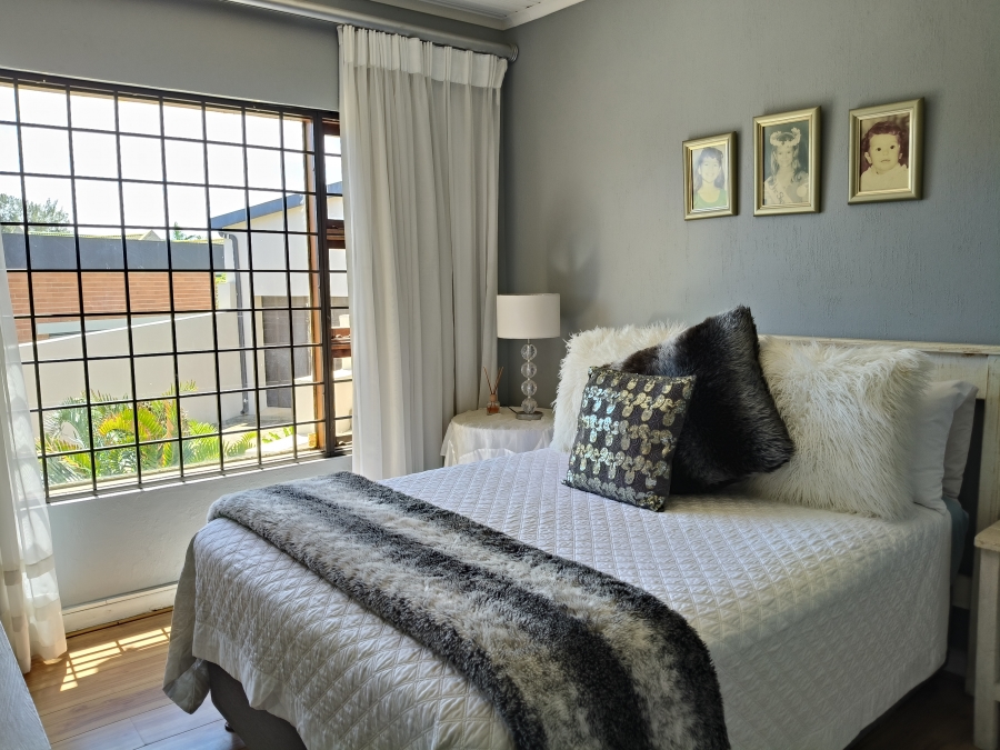4 Bedroom Property for Sale in Wavecrest Eastern Cape